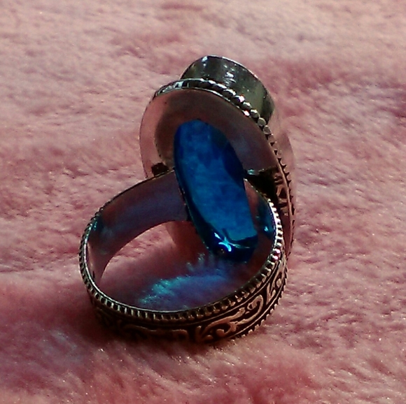 Oval Size 8 Blue Sapphire Quartz Statement Ring - Picture 2 of 8